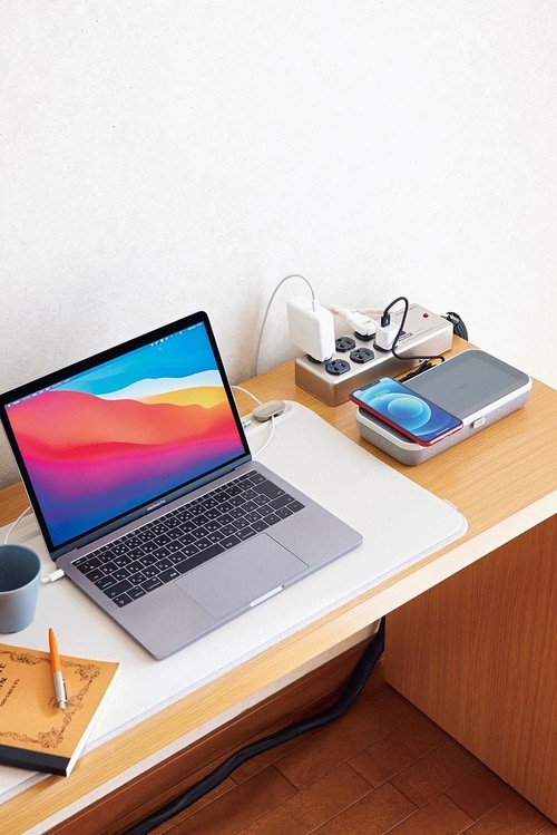 限られた仕事スペースは「見せる収納」で片付く イメージ