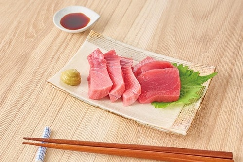 食卓の生まぐろ