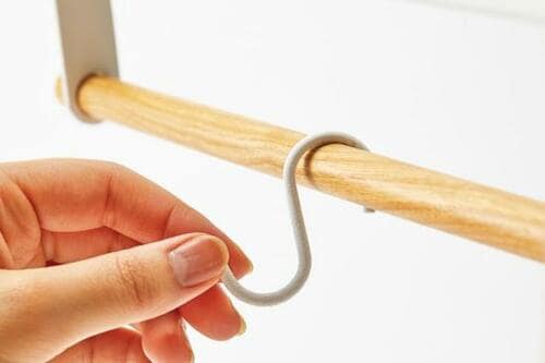 S字フックが動いて落下しやすい使っているとイライラしそう…… イメージ3