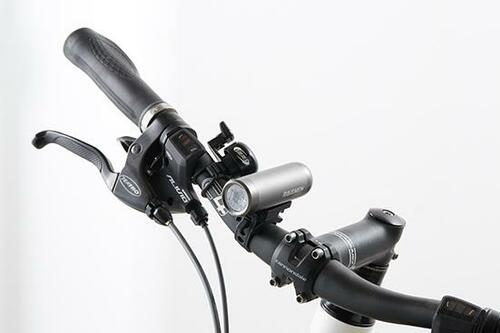 8位: 横方向に光が広がるライトですRAVEMEN「CR300」 イメージ13