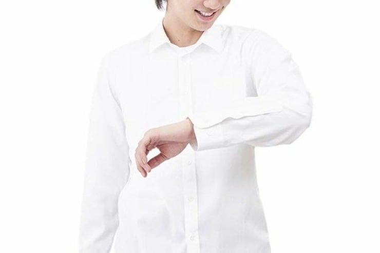 手入れがラク！無印良品「アイロンがけのいらないシャツ」が最高でした｜ファッションのプロが厳選