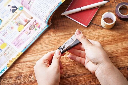 指をのせる部分が絶妙にカーブしてフィットする 爪切りおすすめ イメージ2