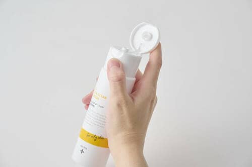 使用感： キャップの開閉がしやすい シカ化粧水おすすめ イメージ