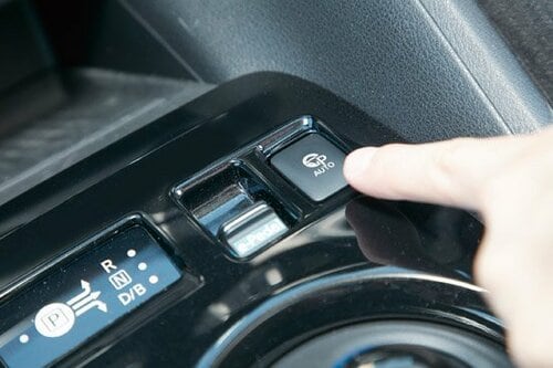 操作は簡単3ステップわずか1分で駐車完了です