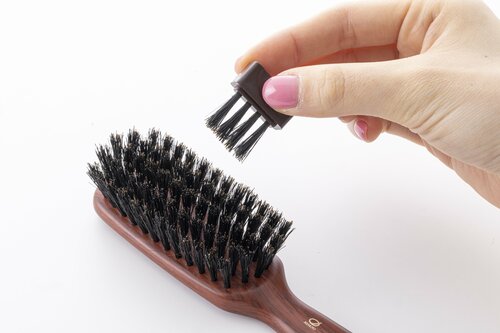 お掃除用のハケ付き ヘアブラシおすすめ イメージ