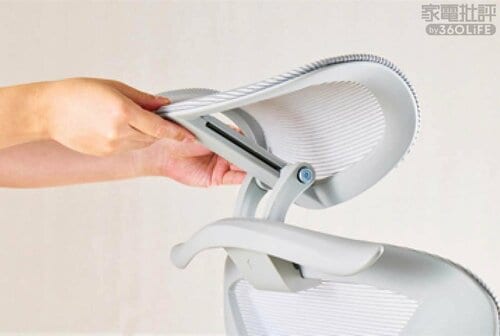 ヘッドレストの調節幅も十分 オフィスチェアおすすめ イメージ