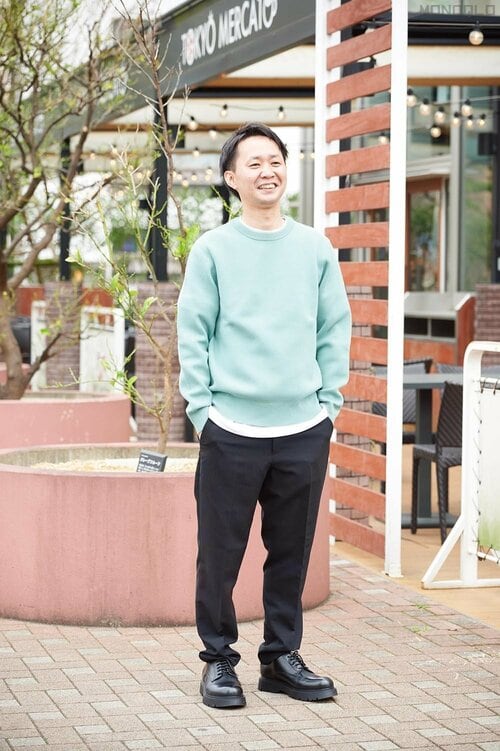 コーディネート2:家族と休日にお出かけ テーパードスラックスおすすめ イメージ