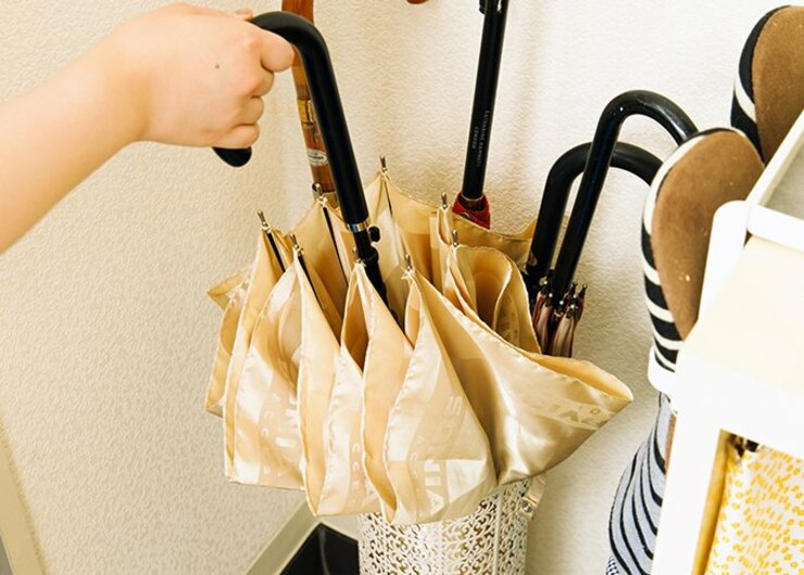 ［カインズ］梅雨でも玄関スッキリ！ 最強傘立てランキング4選｜ビチョビチョ傘収納の大正解