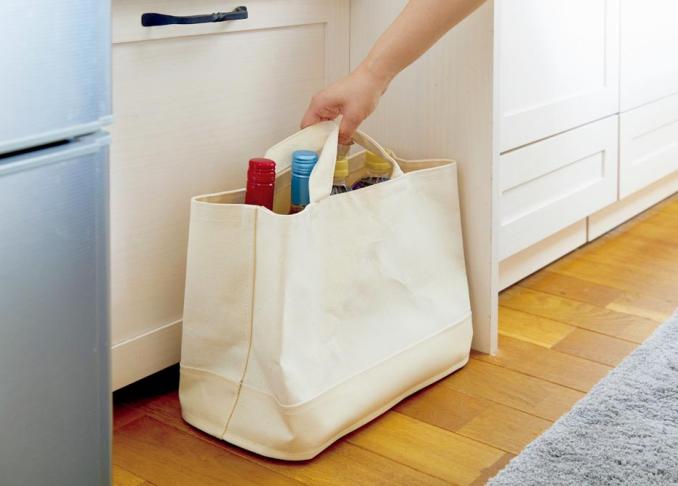 飲み物ストックをひとまとめ！キッチンで使える“収納バッグ”おすすめランキング3選｜テストする女性誌『LDK』が徹底比較