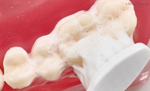 適度な泡立ちでみがきやすさもいい ホワイトニング歯磨き粉おすすめ イメージ