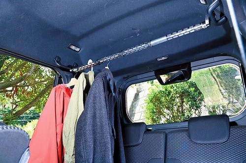 車中泊の服置き問題を解決! オートキャンプに役立つアイテムおすすめ イメージ