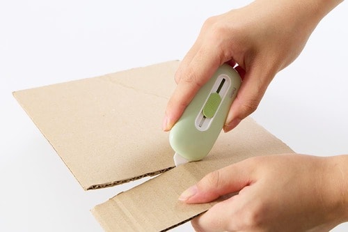段ボールや封筒の開梱作業には専用カッターが便利! 段ボールカッターおすすめ イメージ