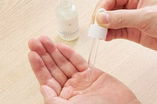 使用感：肌なじみのいいテクスチャー メンズ美白美容液おすすめ イメージ2