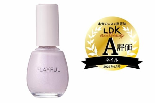 色もラメ感も控えめで上品な指先に イメージ