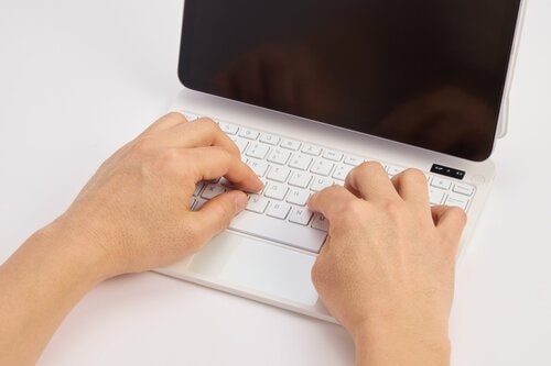 【7位】IVEOPPE「マジックキーボード」 iPad用キーボードケースおすすめ イメージ