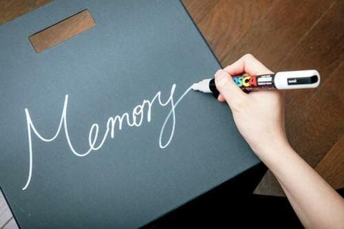 その4：アルバムの収納中身を書けば箱の中でも丸わかり イメージ4