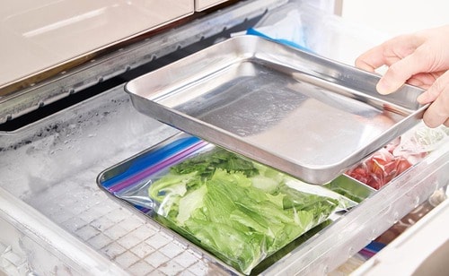 バットがあれば冷凍時間をぐっと短縮して劣化を最小限に 野菜の冷凍保存方法おすすめ イメージ