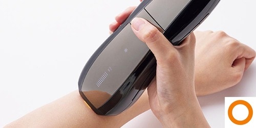 使い心地：中央のくぼみが手に馴染んで持ちやすい メンズ光美容器・家庭用脱毛器おすすめ イメージ2