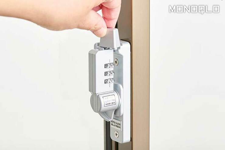 「窓用補助錠なら、これが一番」防犯のプロにそう言わしめた逸品は?(MONOQLO)