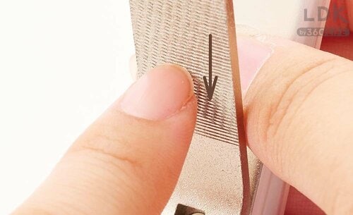 4:やすりでバリをとる 爪切りおすすめ イメージ