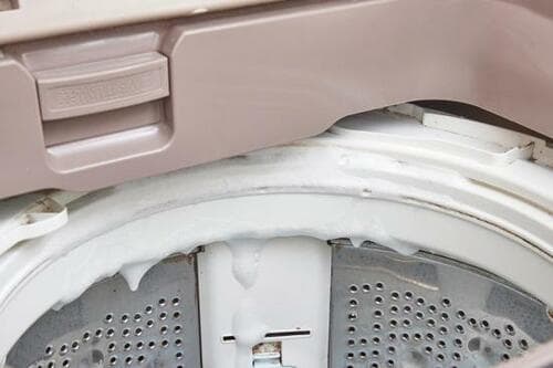 2:たっぷり泡をかけたら15分ほどおいてよく流す イメージ