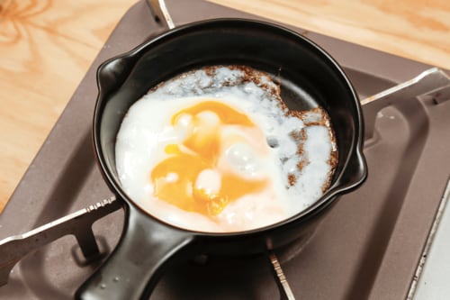 ［Check2］ニトスキは薄いからすばやく温まる！しかも「鋳鉄」だからずっと温かい！ イメージ8