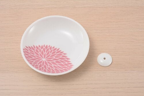 第15位:日本香堂(Nippon Kodo) 「縁香皿 菊紋 香立&香皿」 イメージ