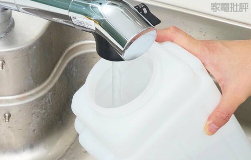 タンクに水を継ぎ足して使うのはダメ 加湿器おすすめ イメージ