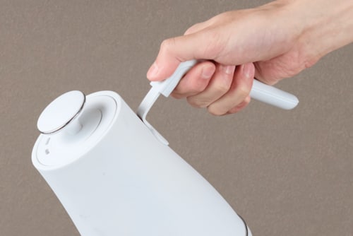 注ぎやすい角度設計が秀逸 コーヒー向けケトルおすすめ イメージ3