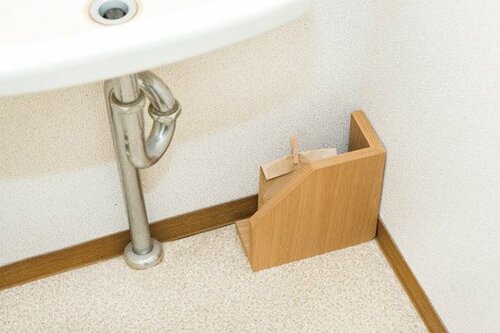 「壁に付けられる家具」でサニタリーをカモフラージュ!