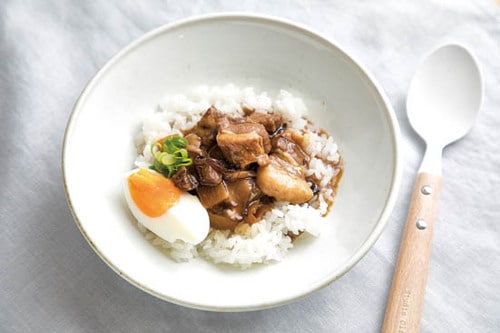 最強はやっぱりコレでした！具材がゴロゴロ入った「ルーロー飯」 イメージ