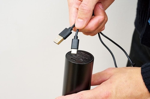 USBケーブル 軽いコードレス掃除機おすすめ イメージ