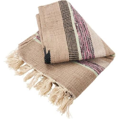 “サリュ”は南米風の柄でおしゃれだけど置く部屋を選ぶ イメージ