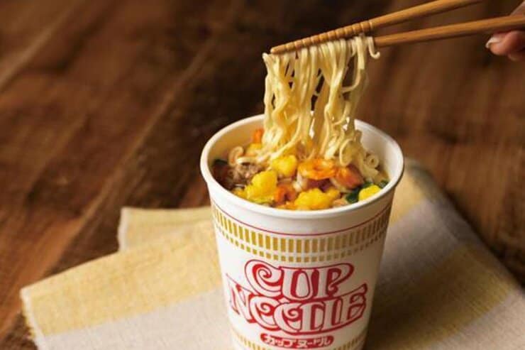 「無性に食べたくなる時あるよね」日清カップヌードルがまとめ買いチャンス!｜Amazonプライム感謝祭
