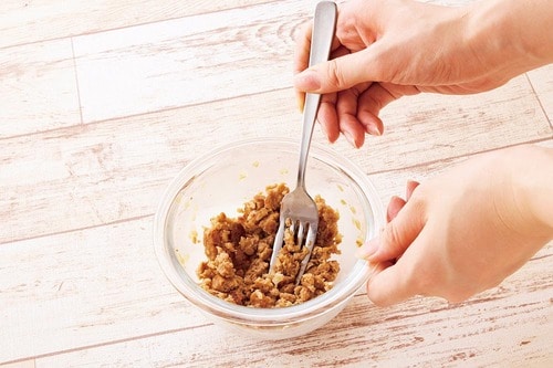 タコライス:フォークで砕いてごはんにのせるだけ! イメージ