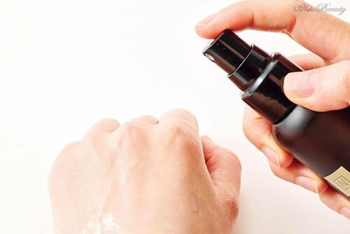 ミストがふわっと肌にのりシトラスの香りに癒される エイジングケア乳液おすすめ イメージ