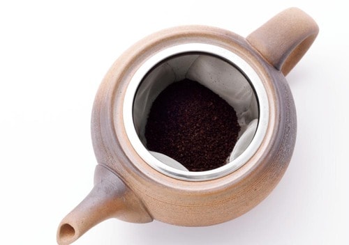 ▼STEP1:挽いた豆を急須に直入れする コーヒー急須おすすめ イメージ