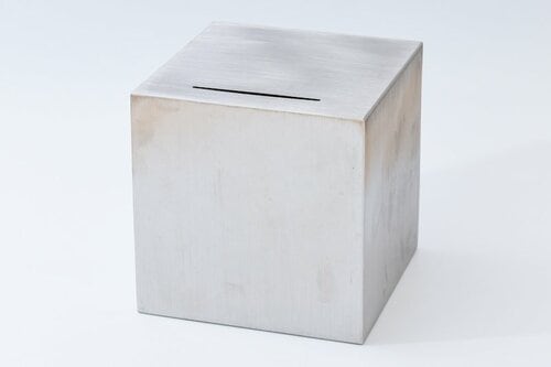 5位: 堅牢性ナンバーワン! Queen-b 簡単に開かない貯金箱 ステンレス イメージ