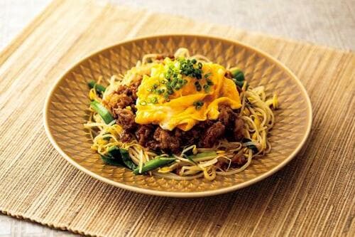 プルコギのニラもやし炒めフワフワ卵のせ イメージ