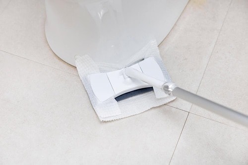 小回りがきいて便利なトイレ用ワイパーで掃除しよう トイレ用ワイパーおすすめ イメージ