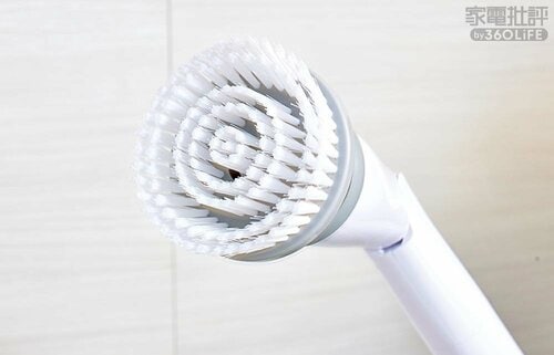 腰がしんどいお風呂掃除が立ったままラクにできる! 水回りの掃除におすすめグッズおすすめ イメージ
