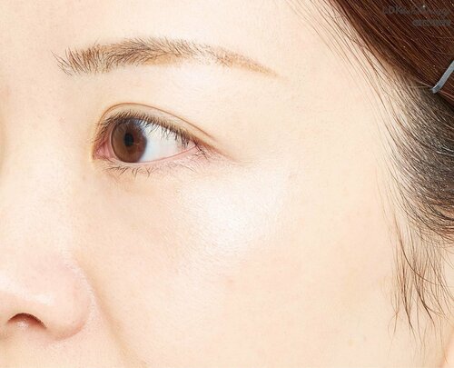 仕上がり：粉っぽさなし！補整効果も発揮 ハイライトおすすめ イメージ