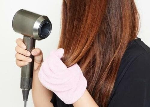 ダイソー「ヘアドライ手袋」 イメージ