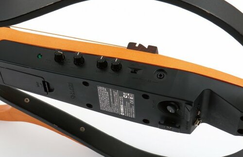 価格が高いのがネックですが音の響き方はヤマハの勝ち!