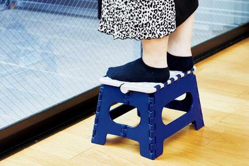 窓掃除などに便利な「ミニ踏み台」4製品をテスト イメージ