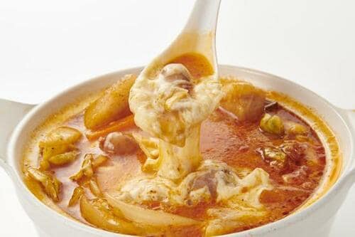 シメのチーズが最高！「ミネストローネ鍋スープ」 イメージ3