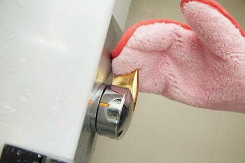 番外編:手袋タイプは隙間に届きませんでした