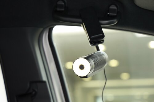小型で目立ちにくく、家や車内でも使いやすい! イメージ5