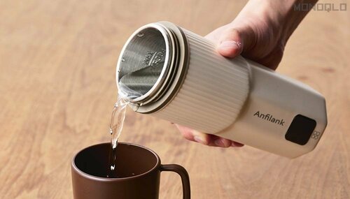 4：注ぎやすさ タンブラー型電気ケトルおすすめ イメージ
