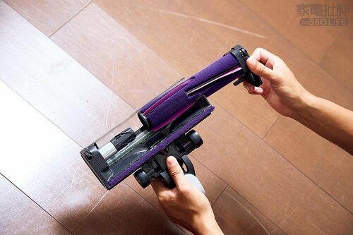 ブラシのつけ外しも簡単でした! コードレス掃除機おすすめ イメージ2